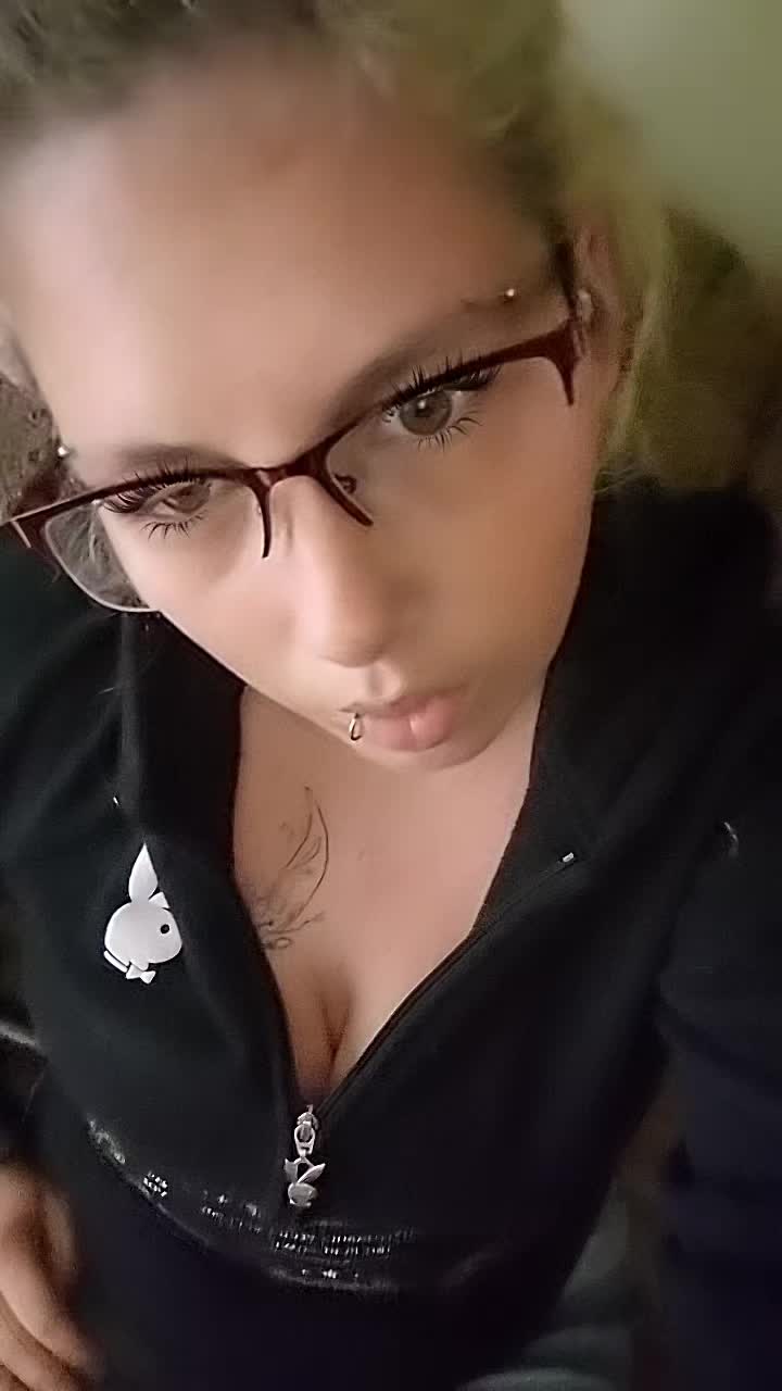 @RuthLessQueen