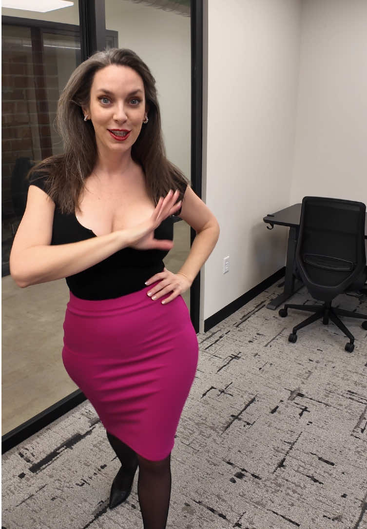 @LoriOfficeCrush