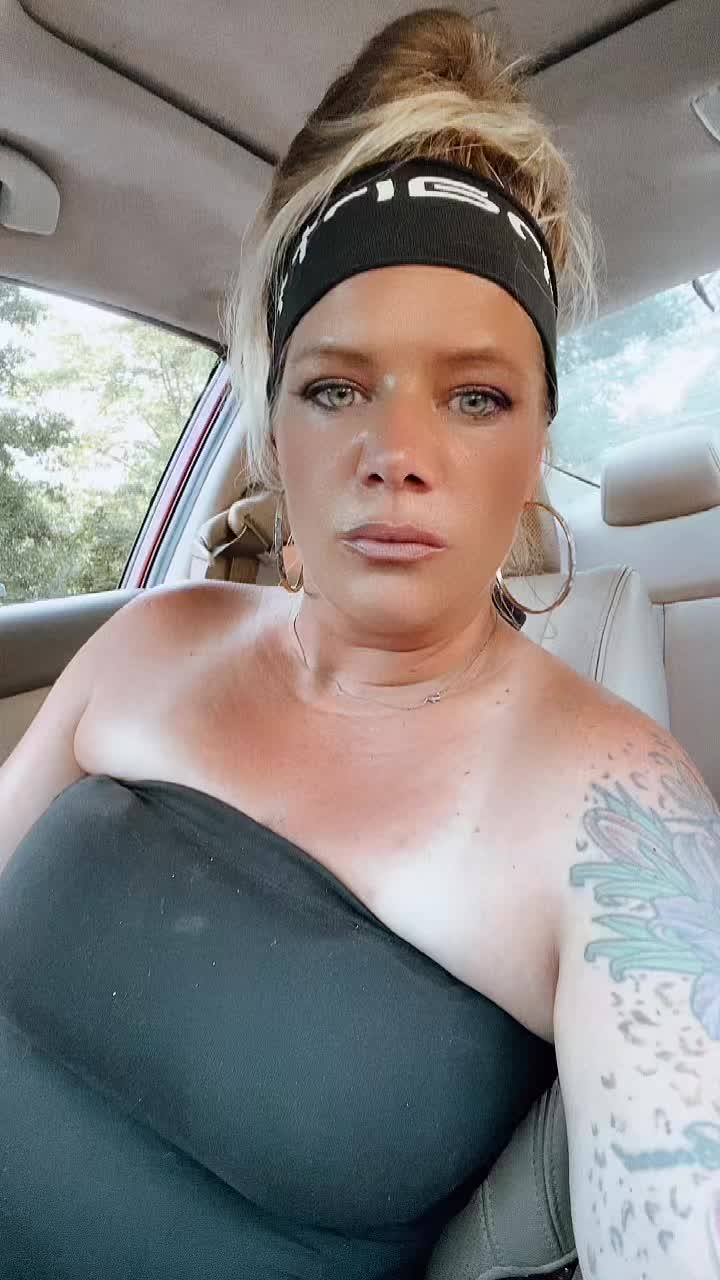 @KRYSTALLTHEHOOKER
