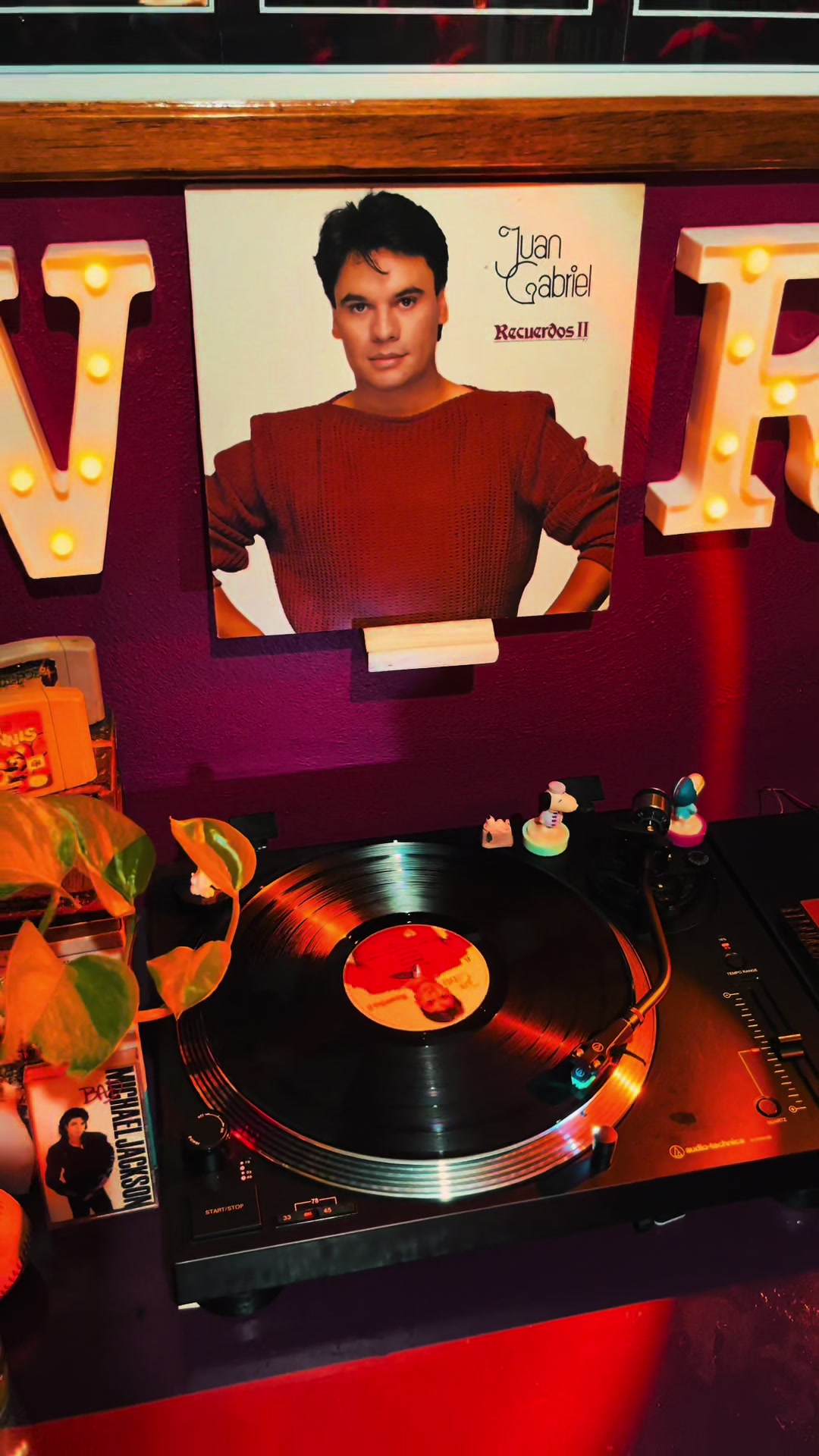 @Vinyl Room