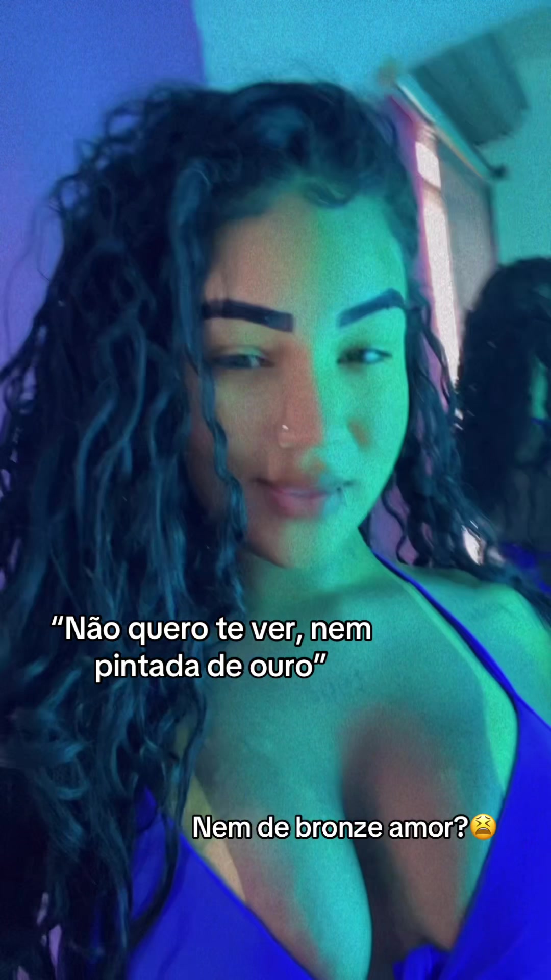 @Aninha_07