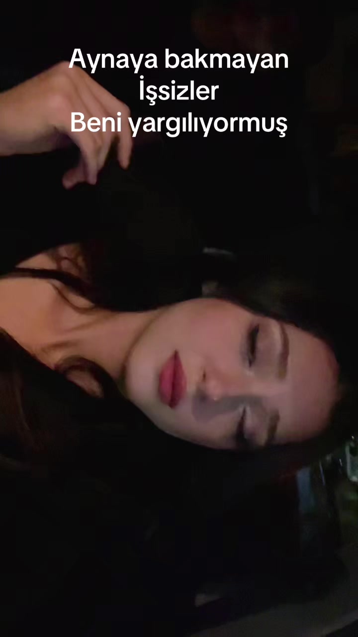 @Aleyna Akg&uuml;n