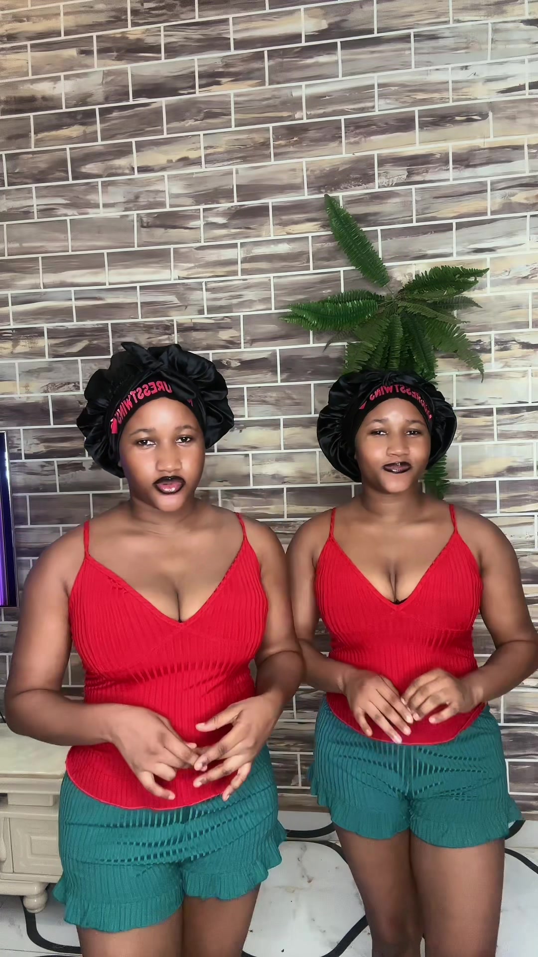 @AMORESSESTWINS