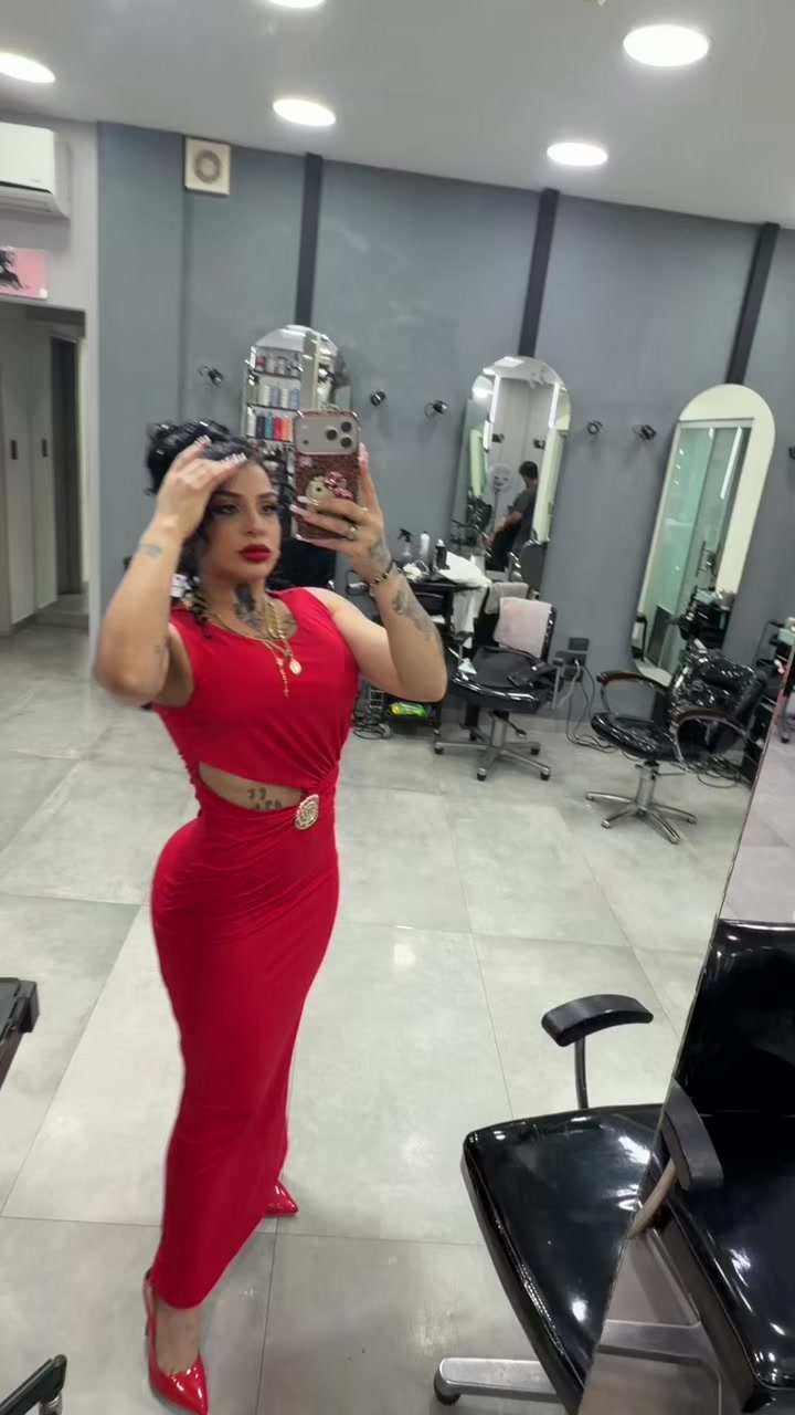 @triniLabombaLatina