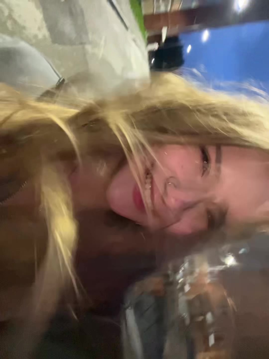 @v1cod1n_ar