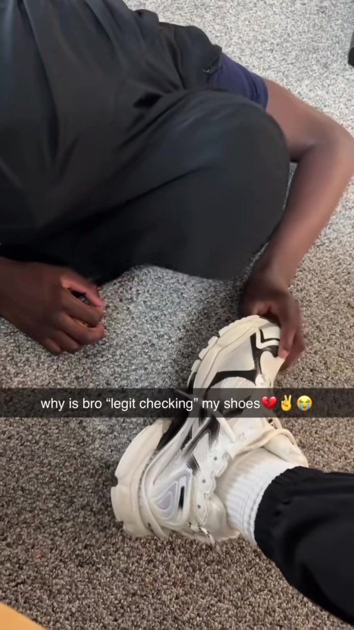 @B/R Kicks