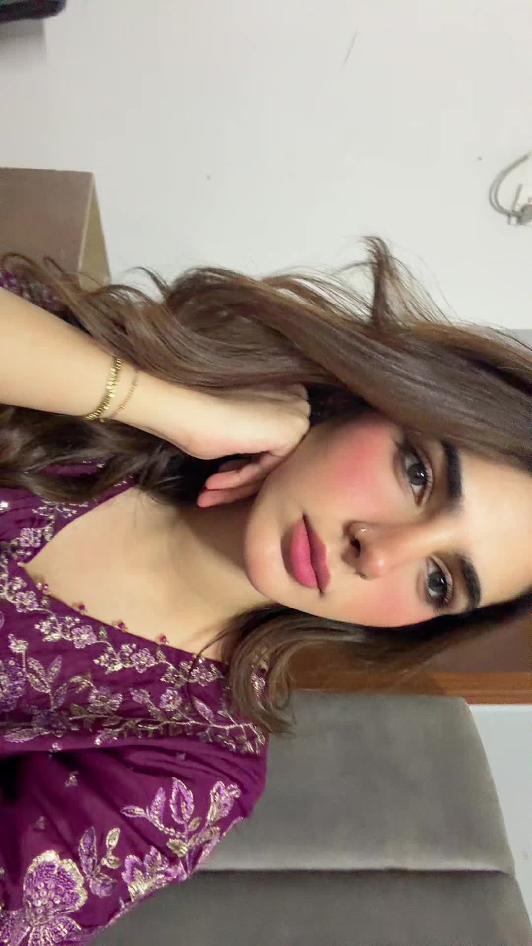 @Veeni