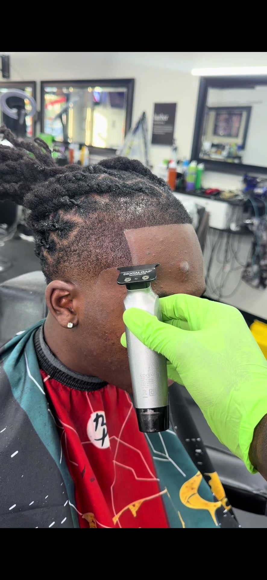 @VEL CUTZ