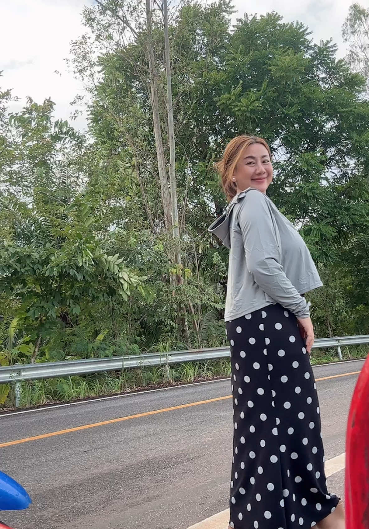 @อ้อม Aom piyaporn (ช่องจริง)