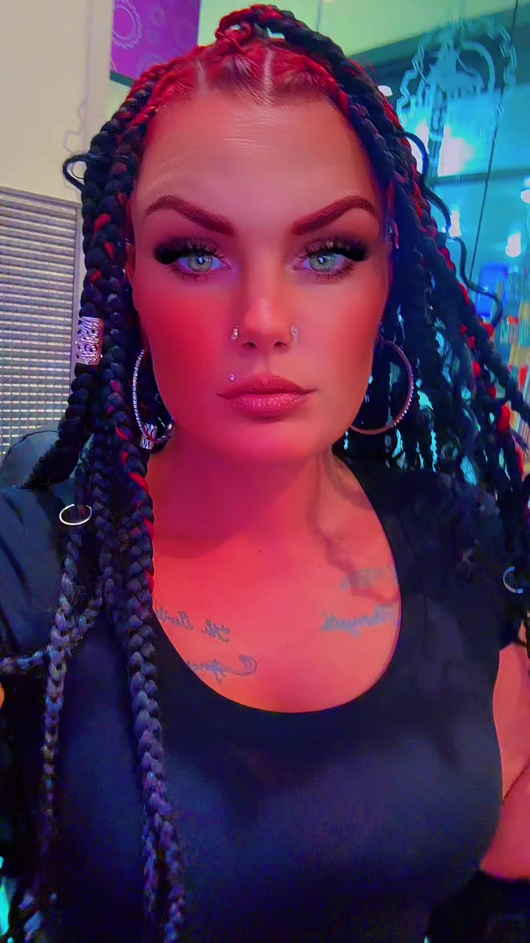 @GreenEyeBarbiie