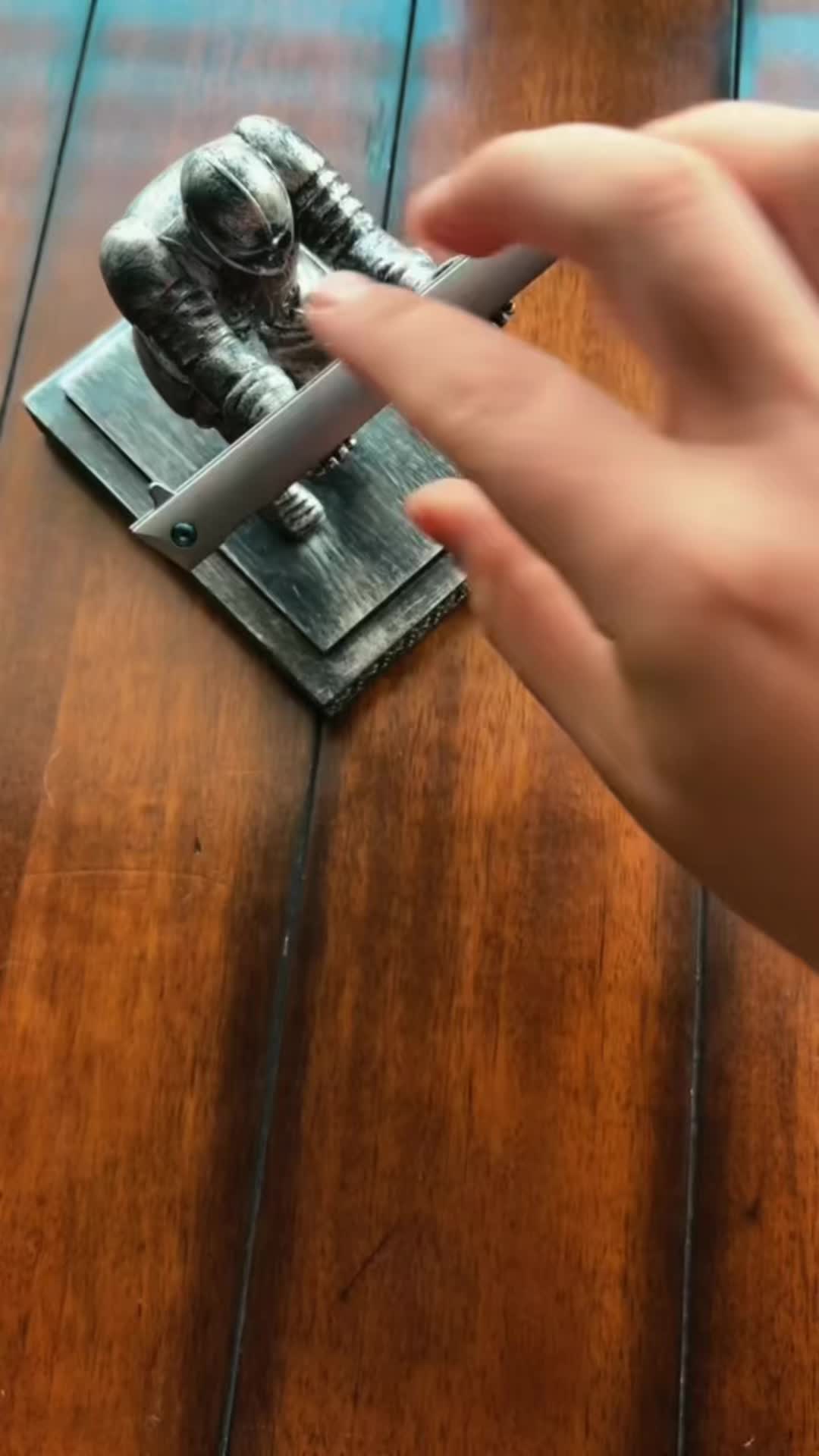 @Vintage_Knife_Guy