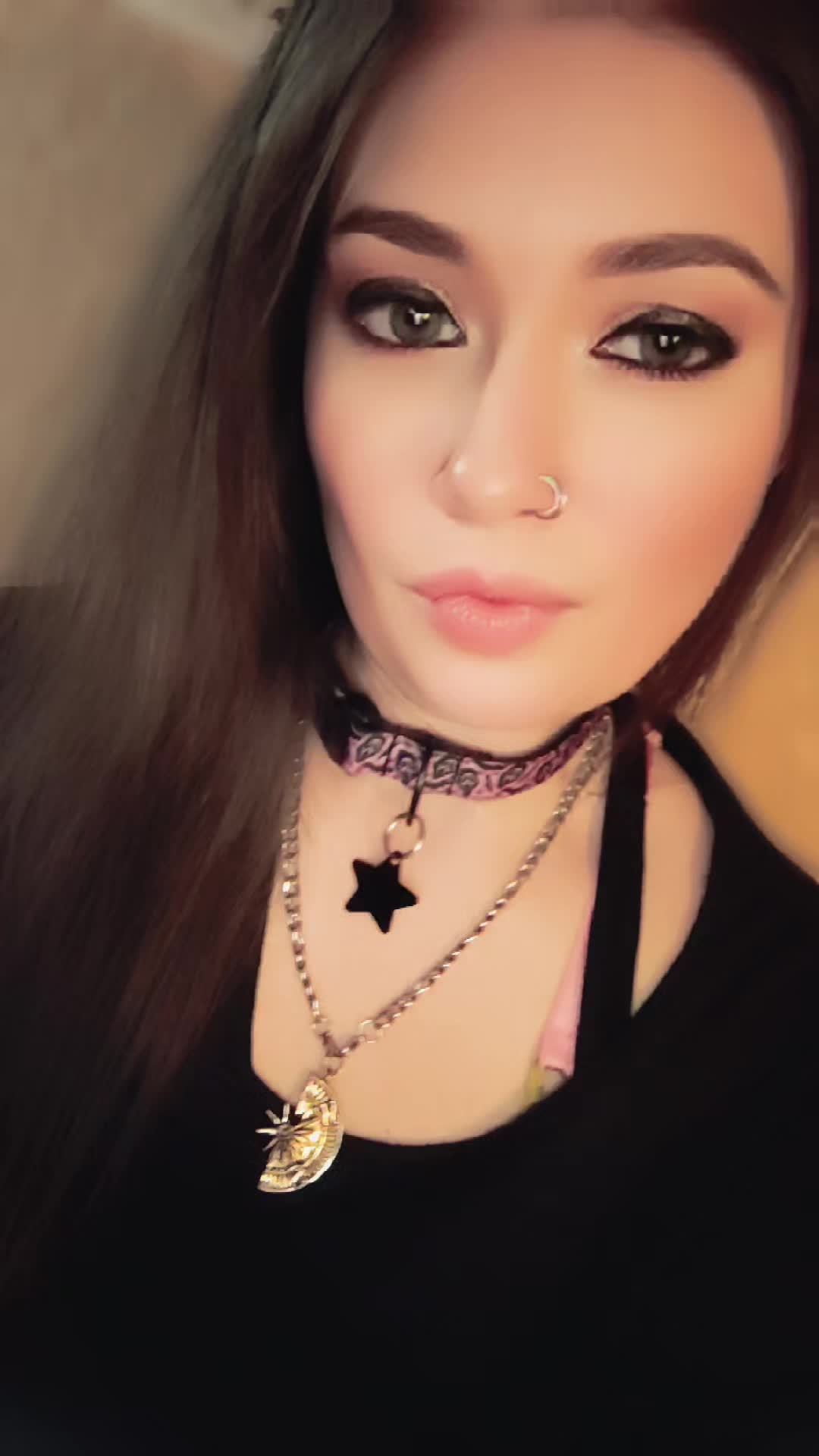 @🖤🩷EmoQueen🩷🖤