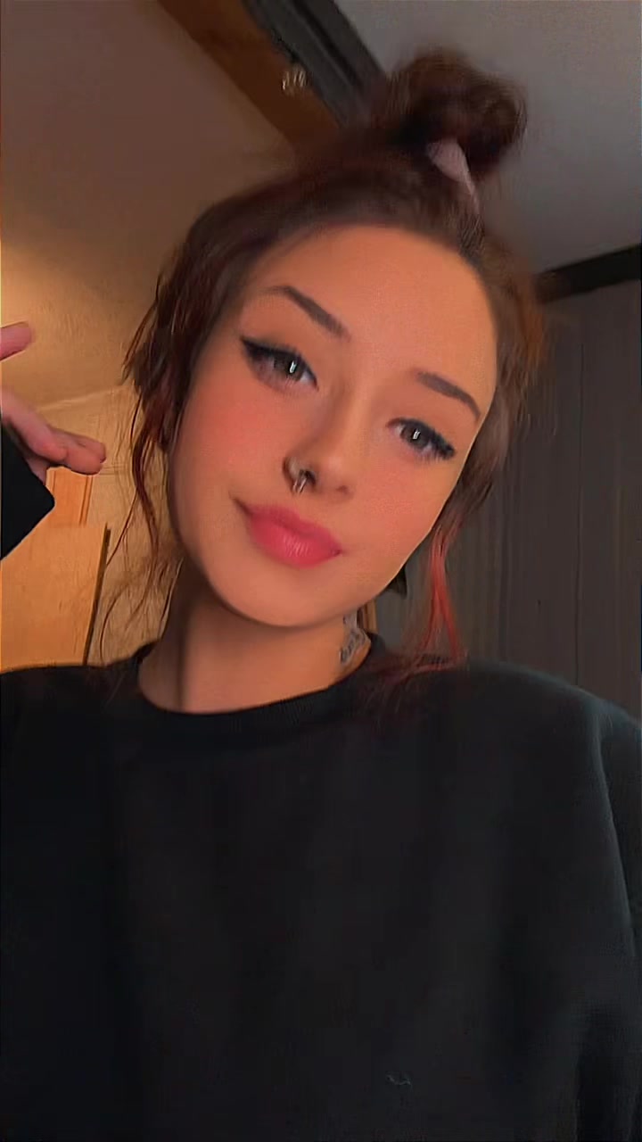 @Nessa•🍒💣•Medical Mom