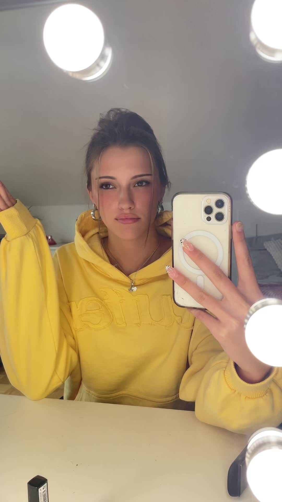 @mariella