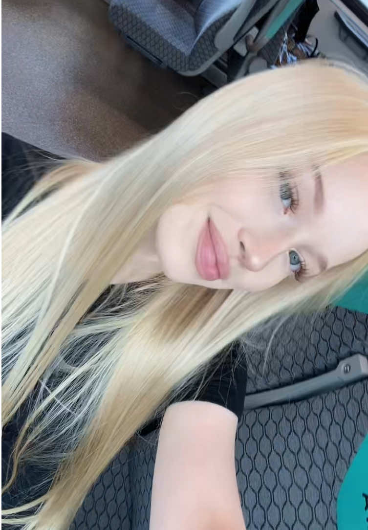 @vimolyyy