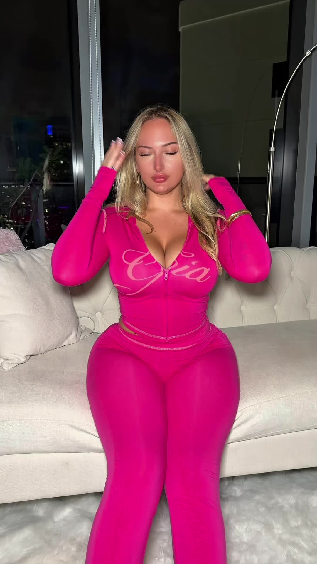 @Ariana Nicole