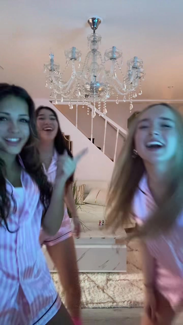 @sophiebeeb