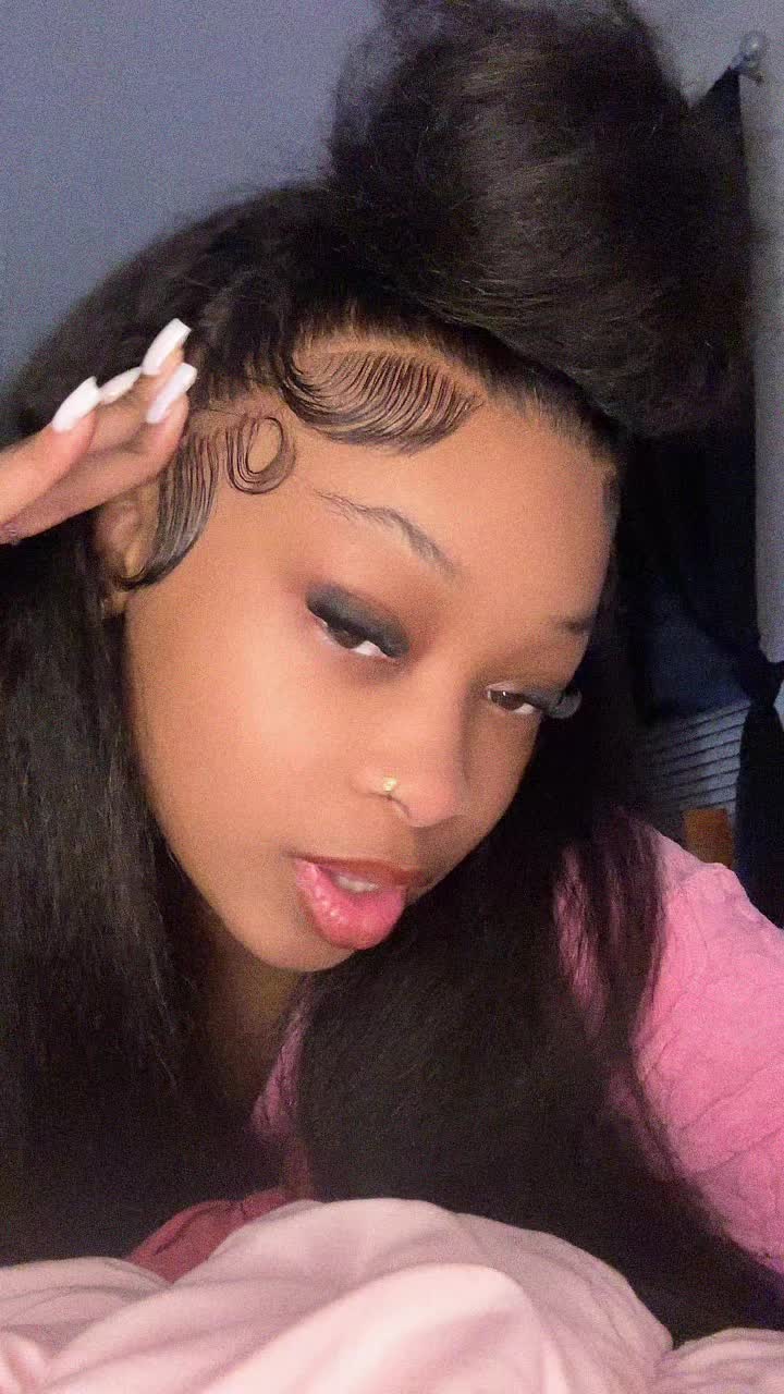 @_ms.h0lly_wood