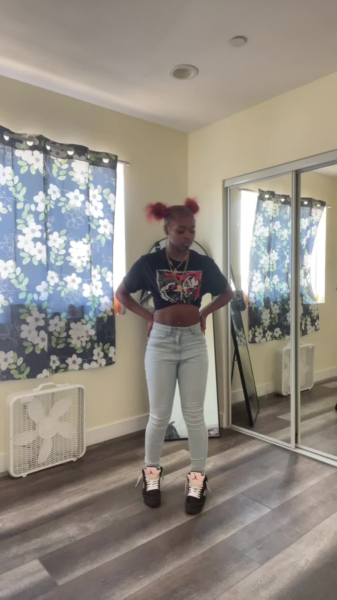@Ladybhangk