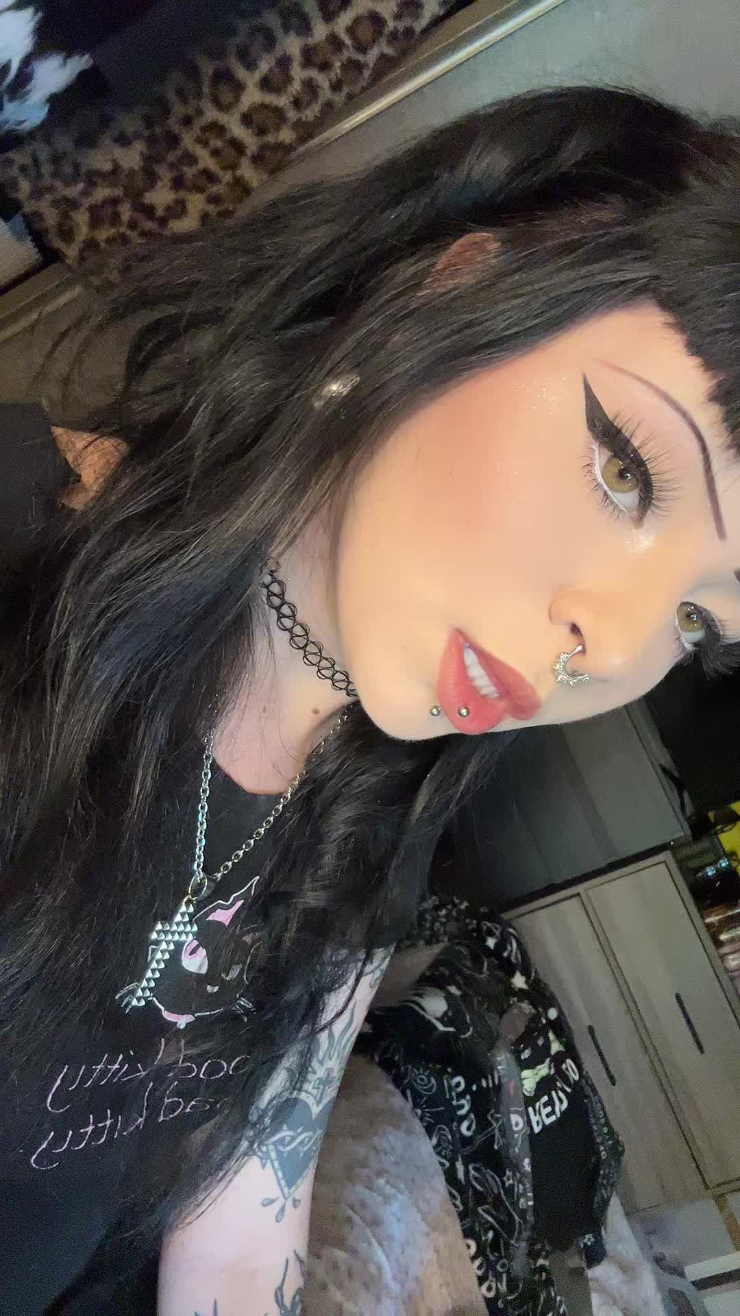 @laur3n🦇