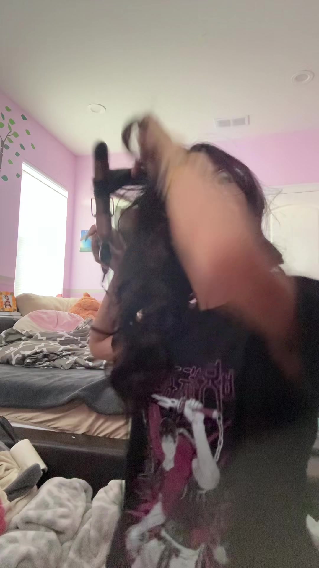 @…