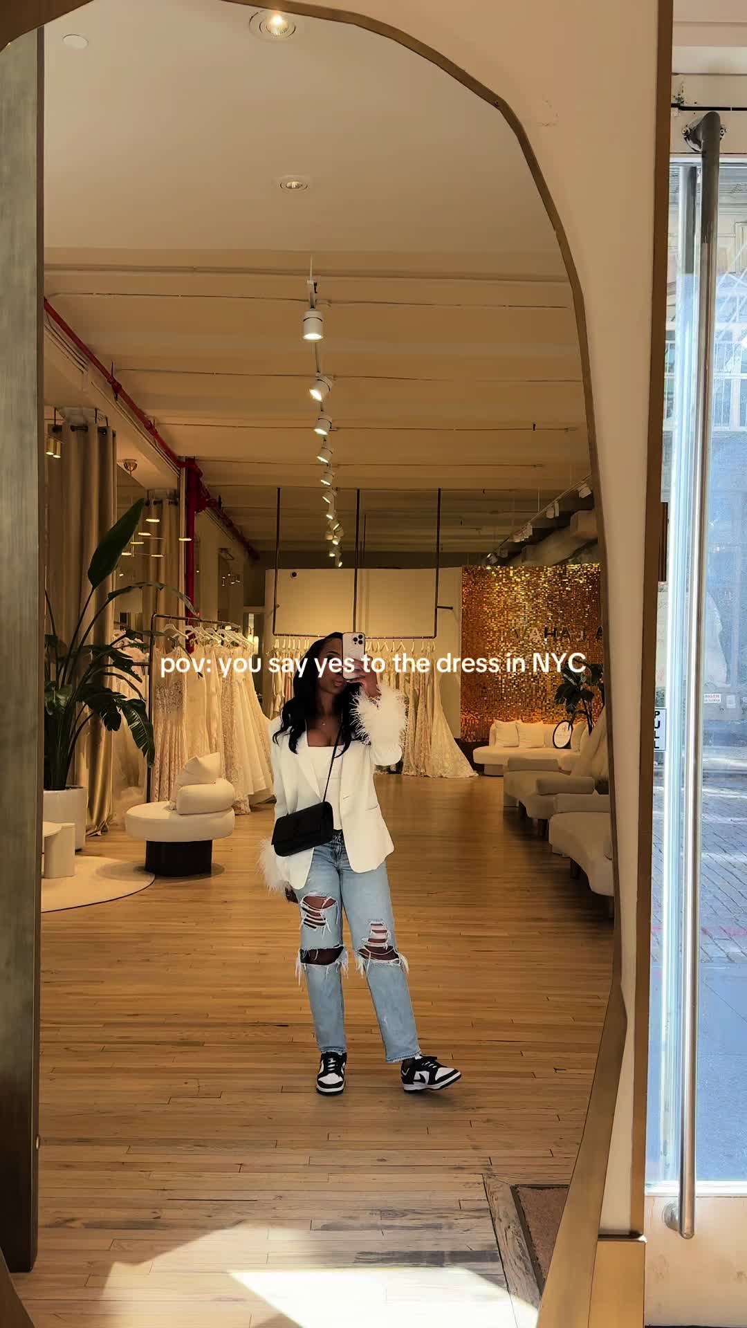 @Monica&ensp;|&ensp;Travel & Lifestyle