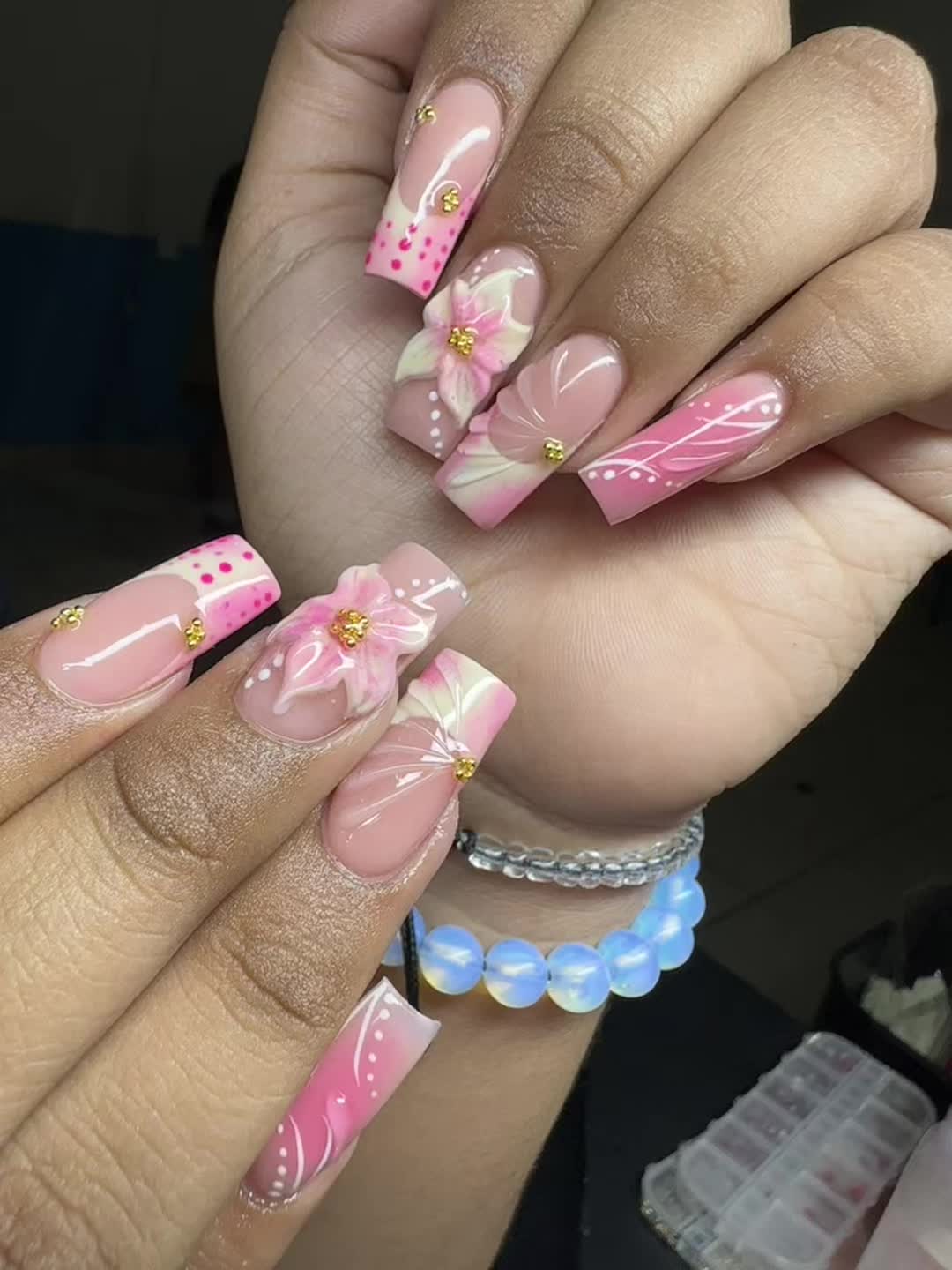 @Larissa.