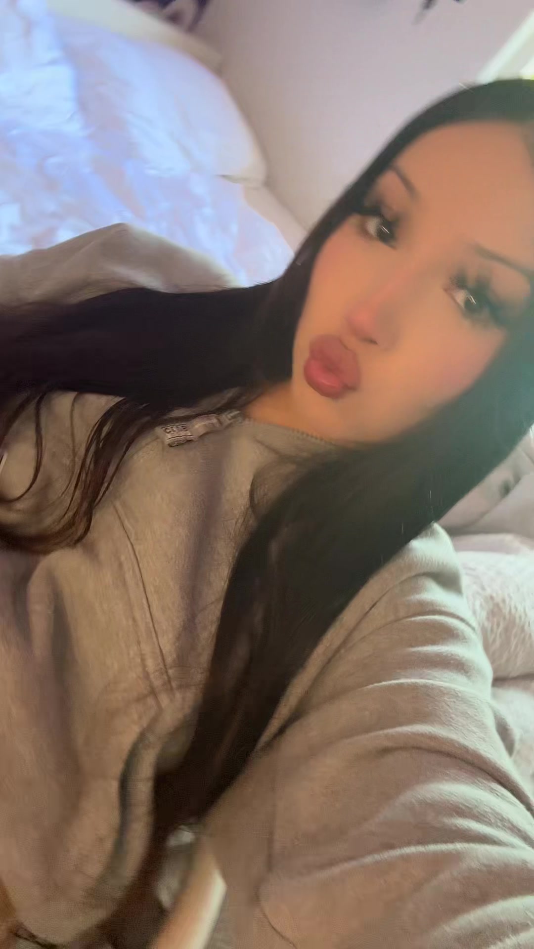 @Camila