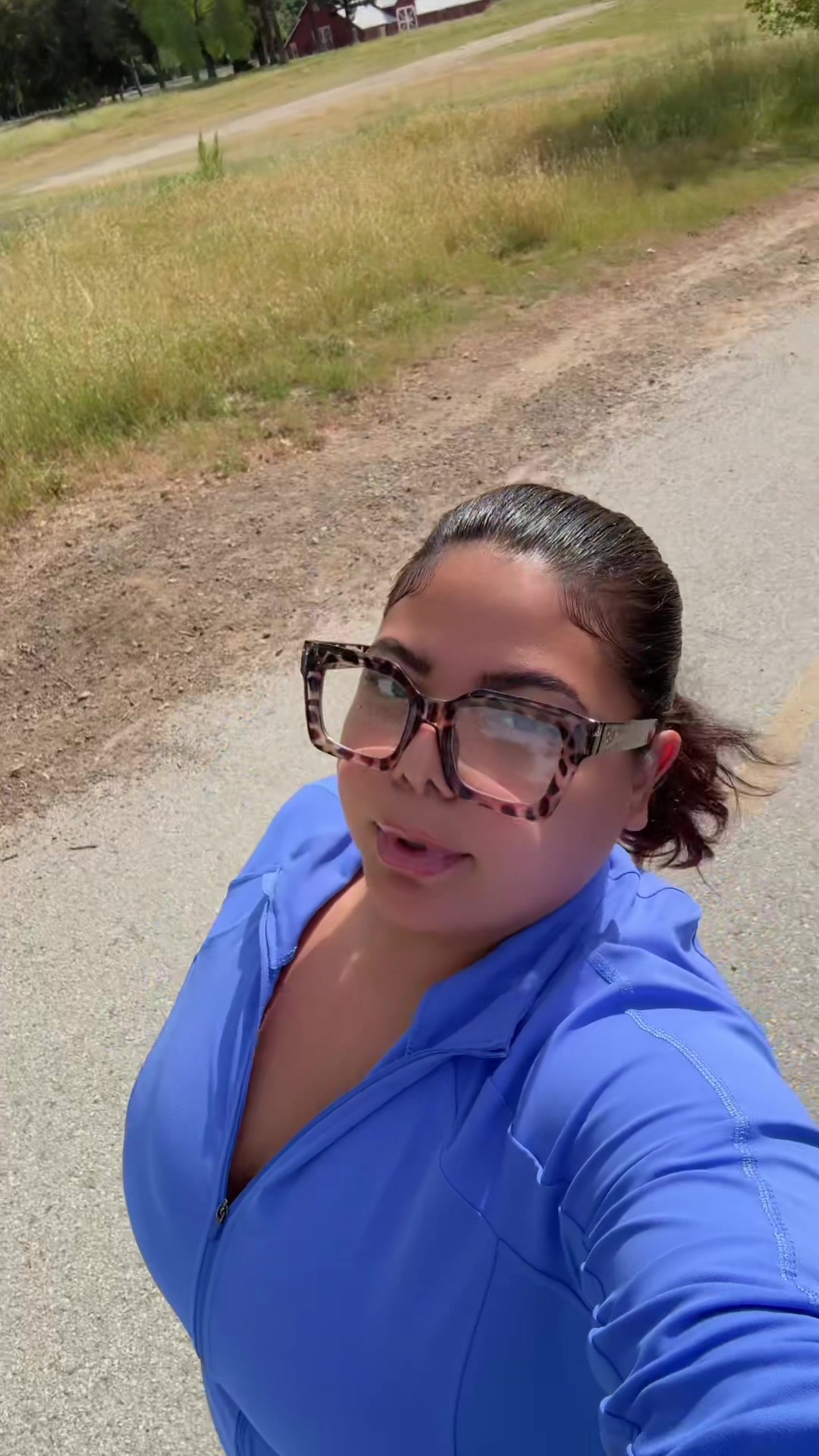 @momoneyym