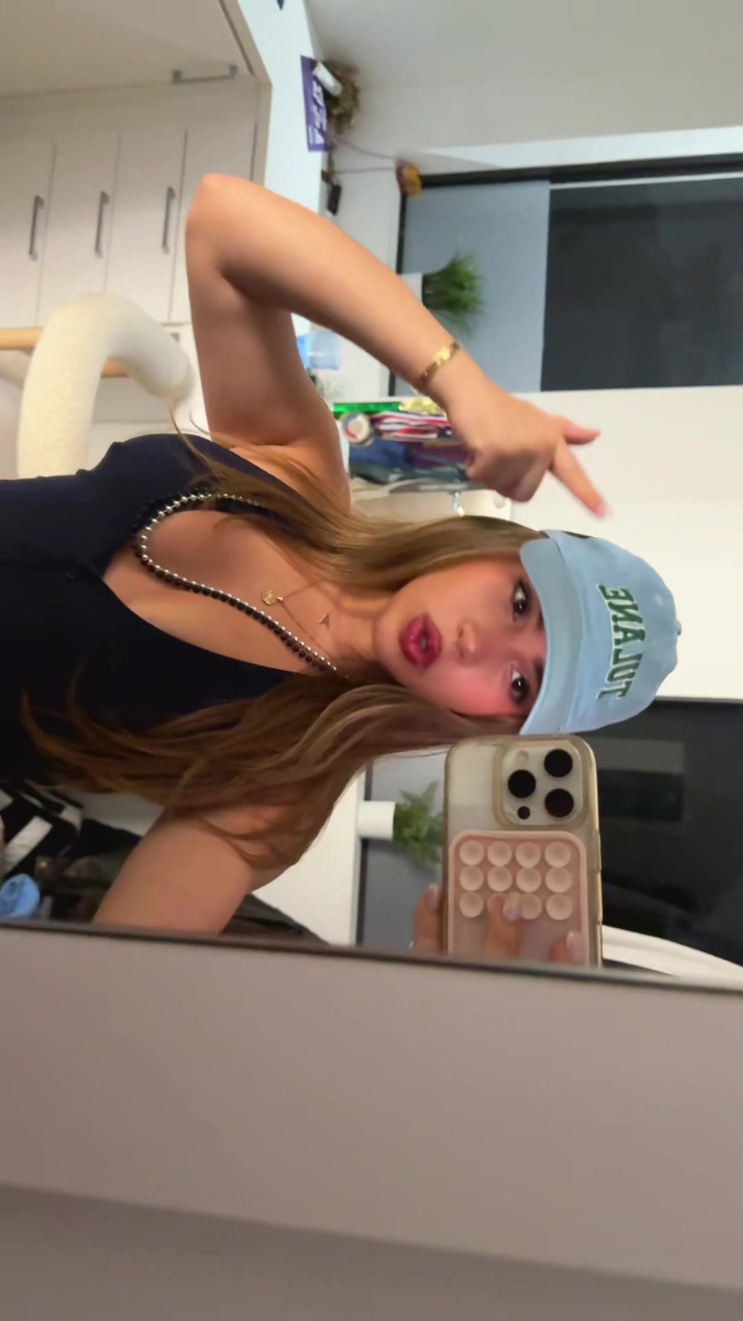 @notallanagonzalez