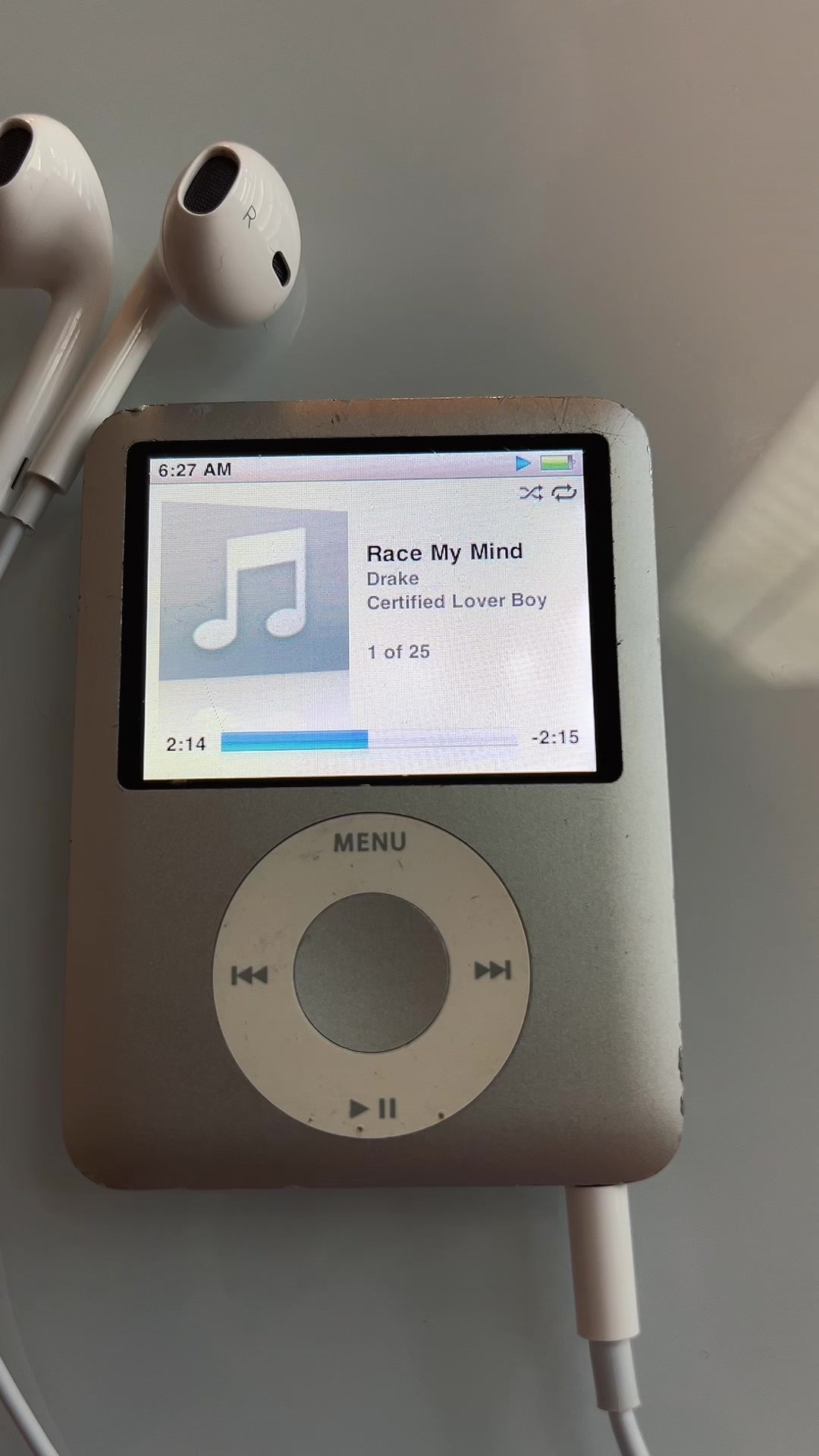 @🎧