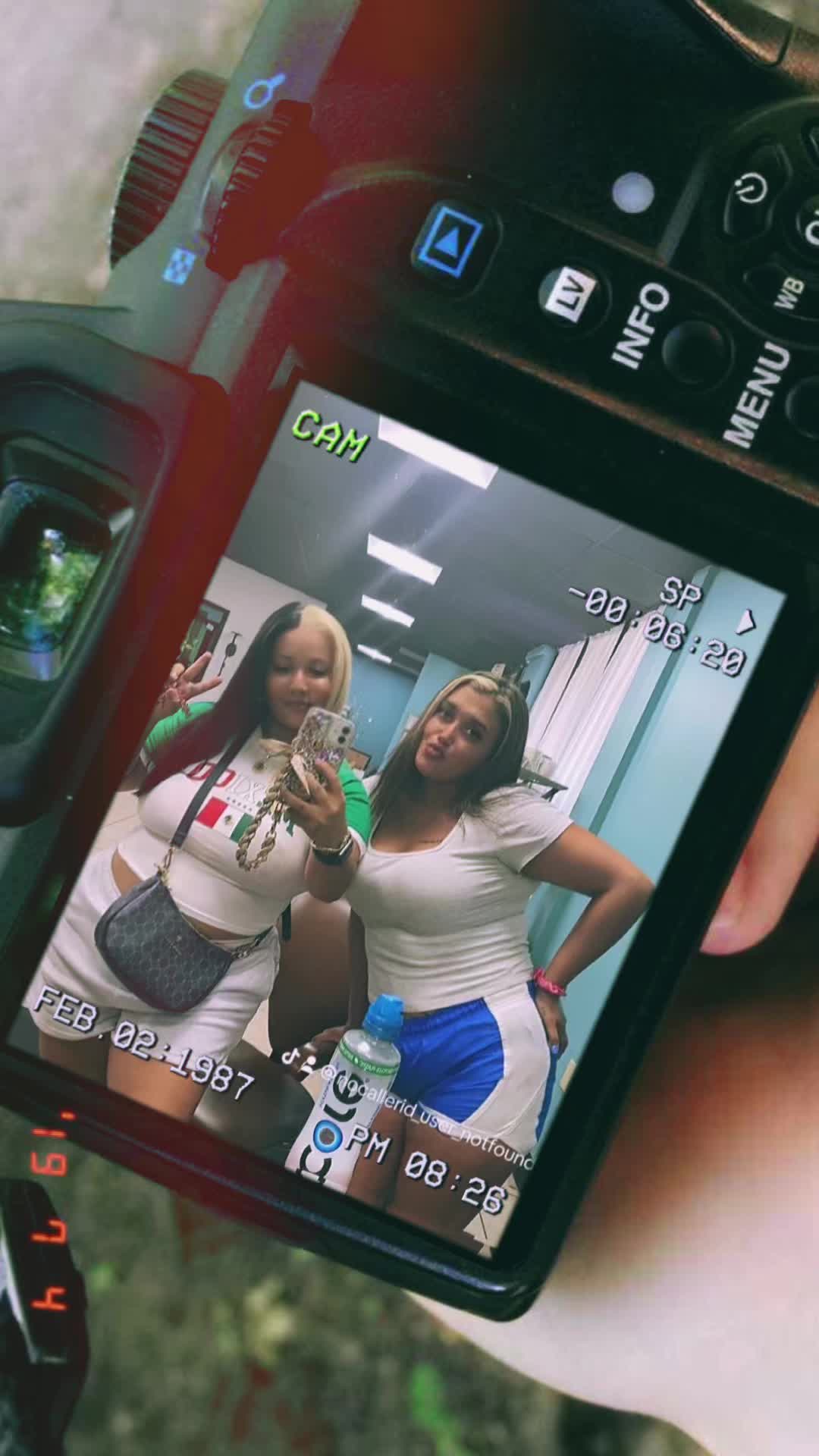 @🫶🏽