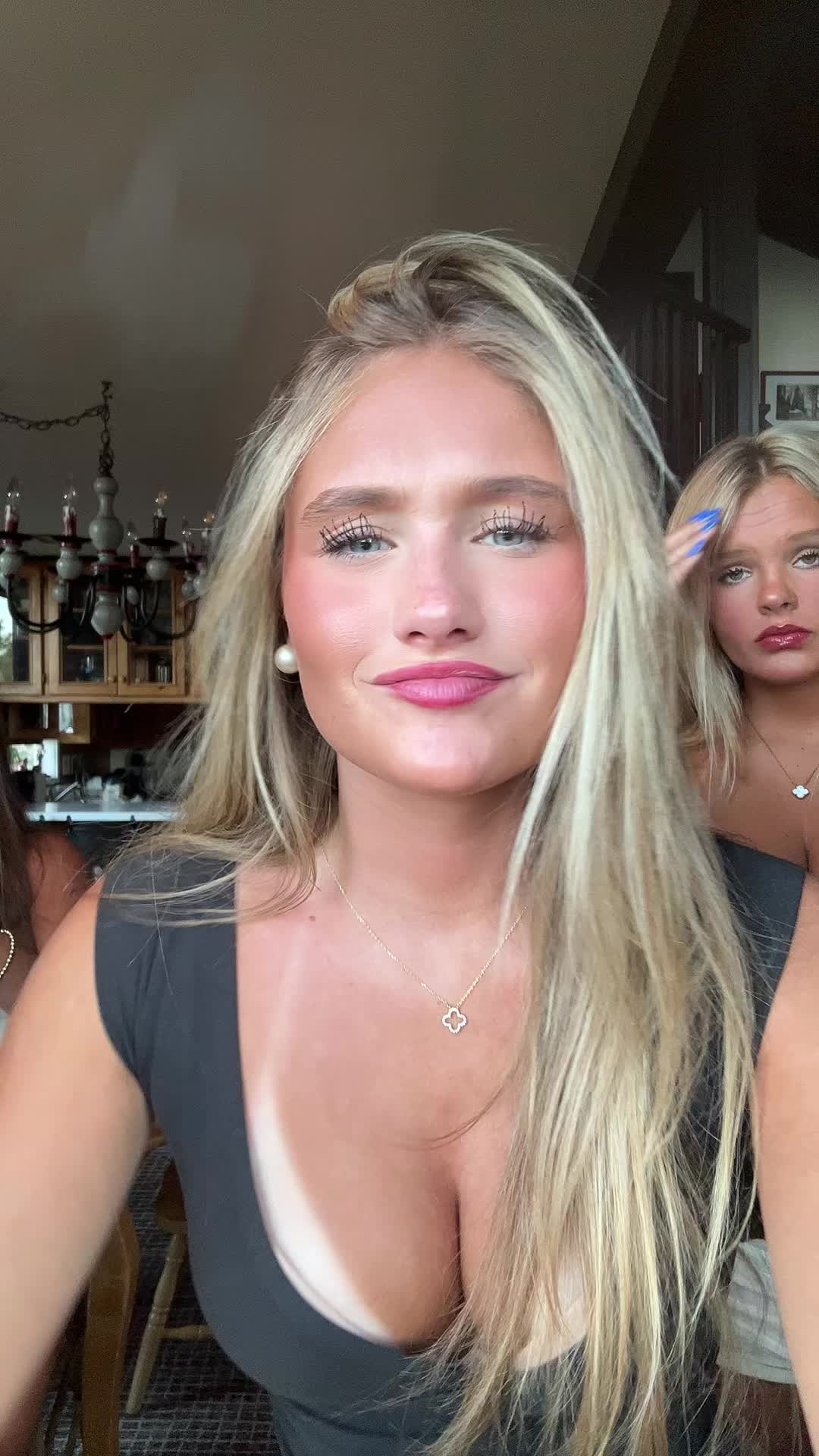 @😝🌊✌️💕🏃&zwj;♀️