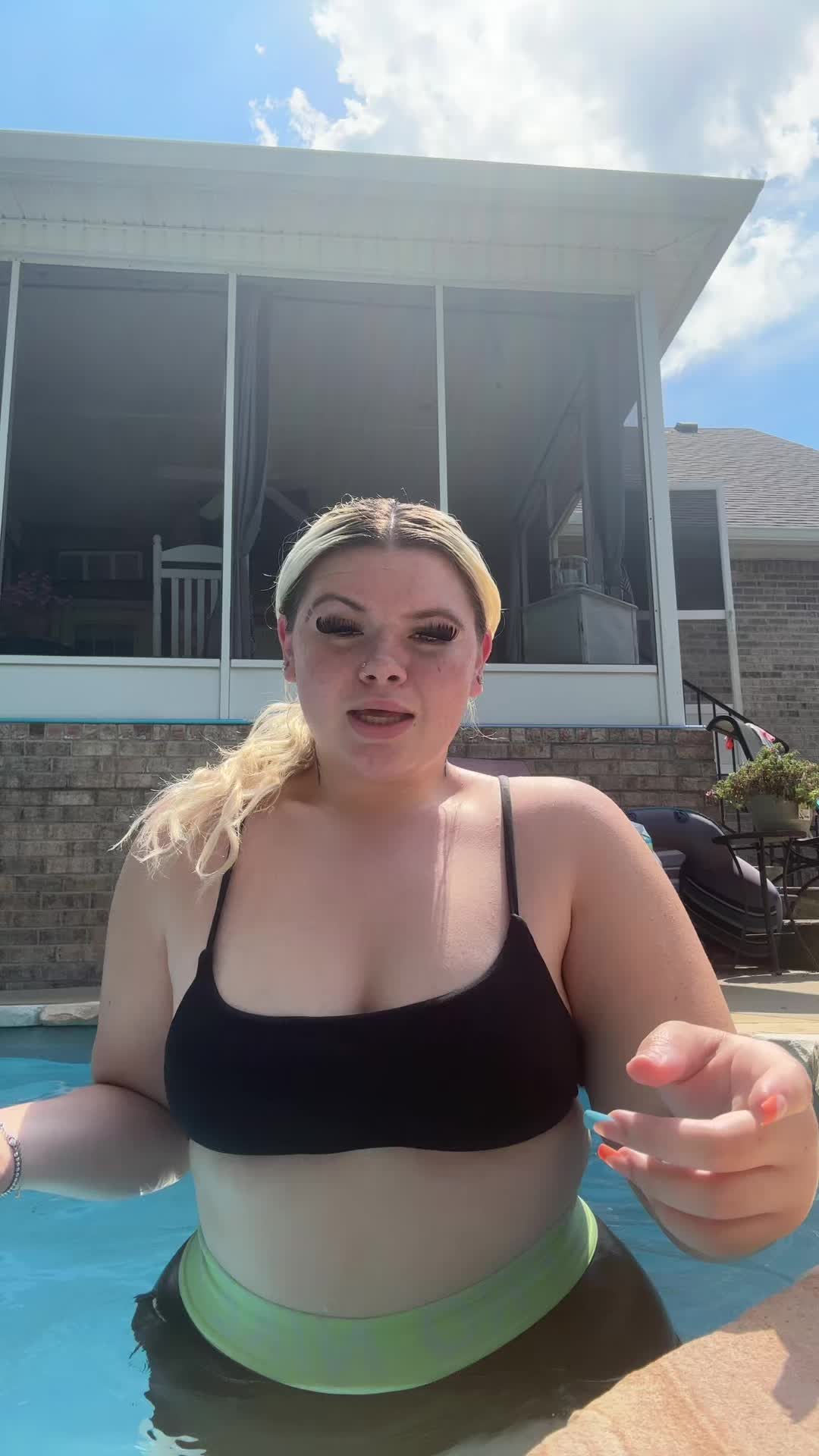@Angel 🦋