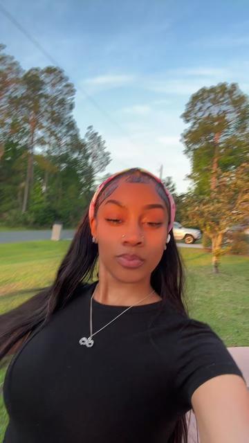 @Tinyy🦋🥀