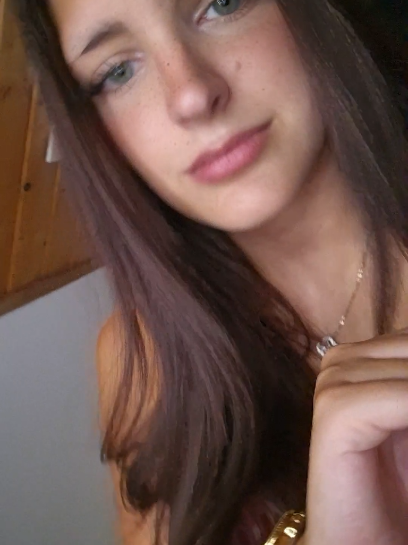 @🖤💄🌶🎧⚘️