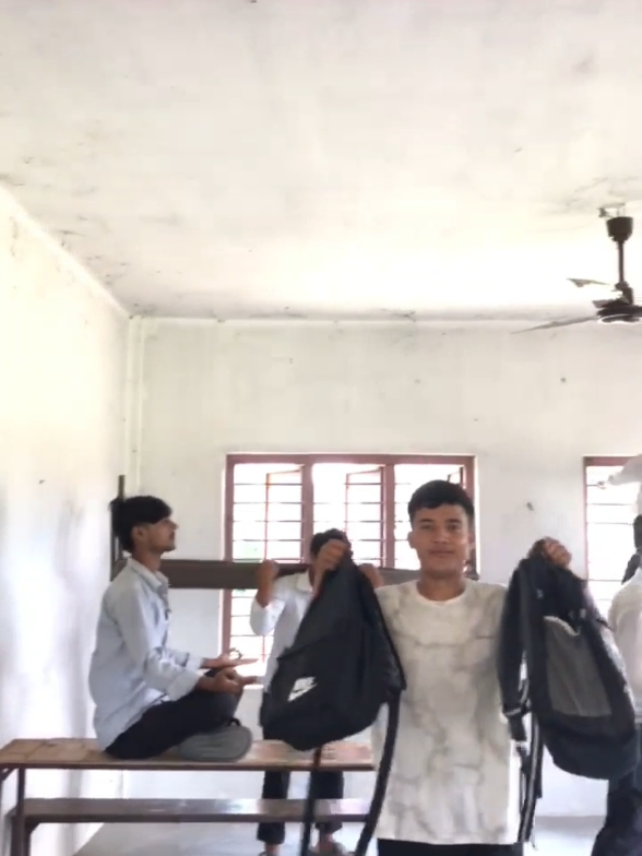 @𝙰𝙽𝚄𝙹𝙴𝚈 🕸️