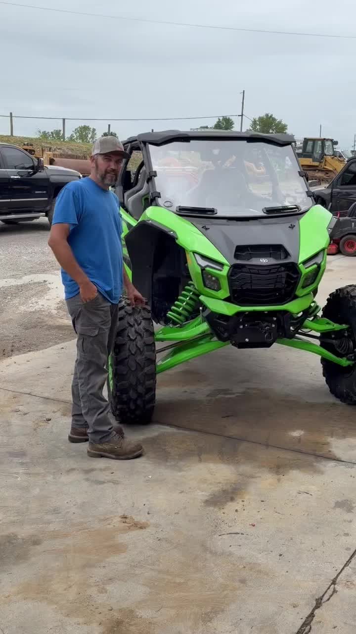 @BIG KAHUNAS RACING