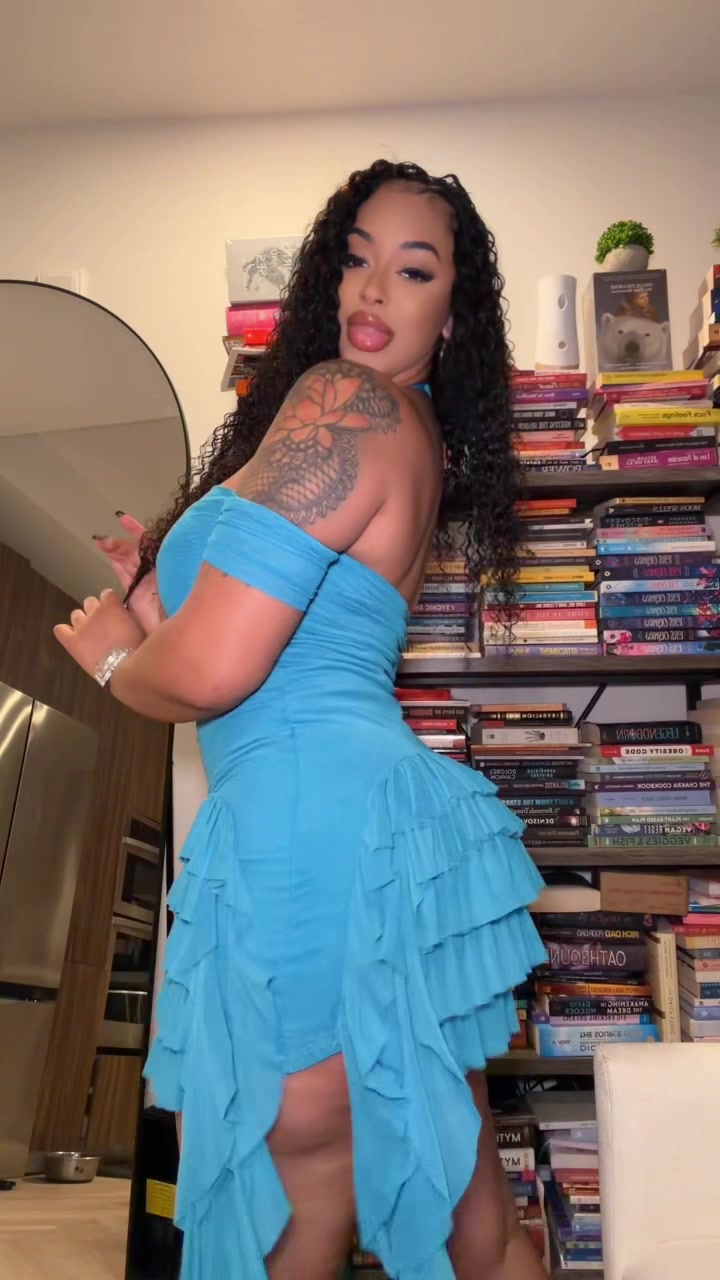 @Missskaylax