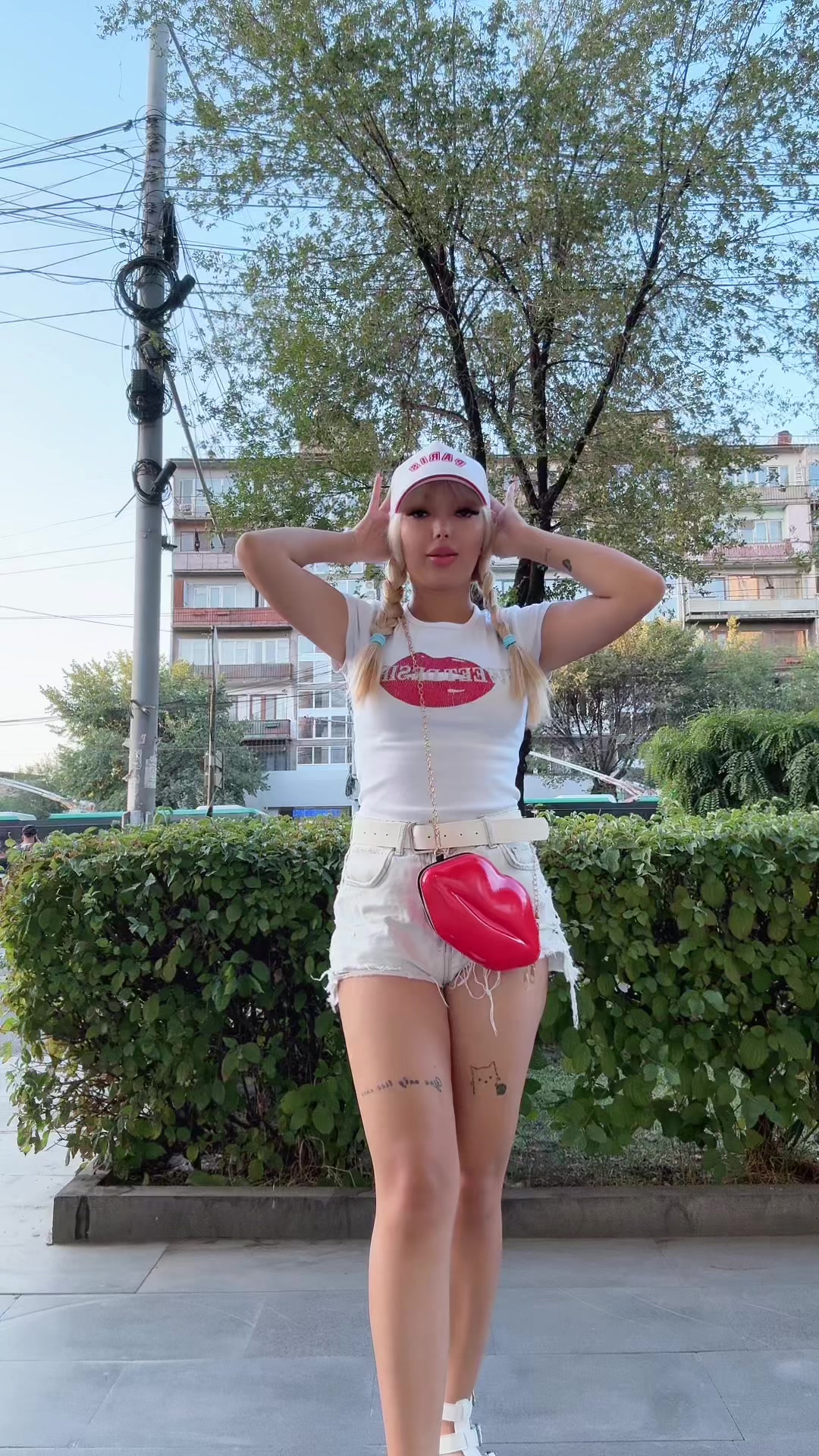 @Arianaranjbr