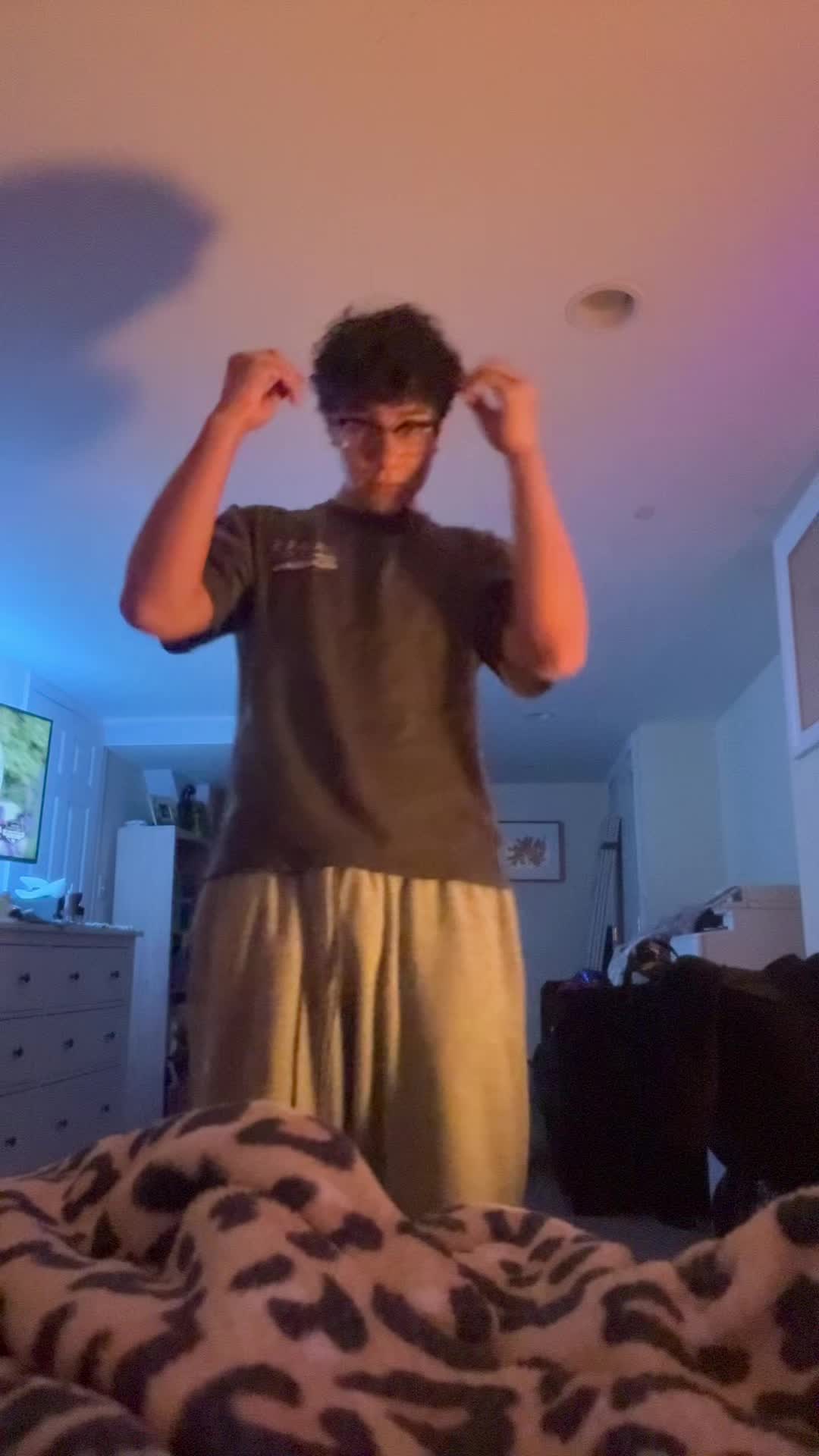 @️
