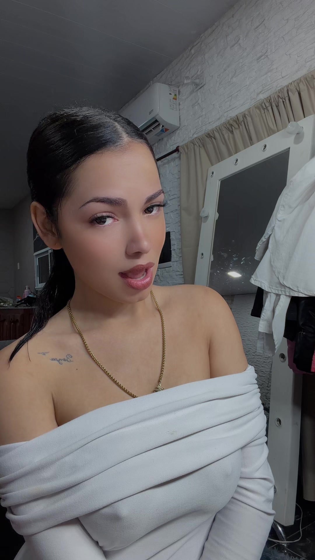 @Micaela