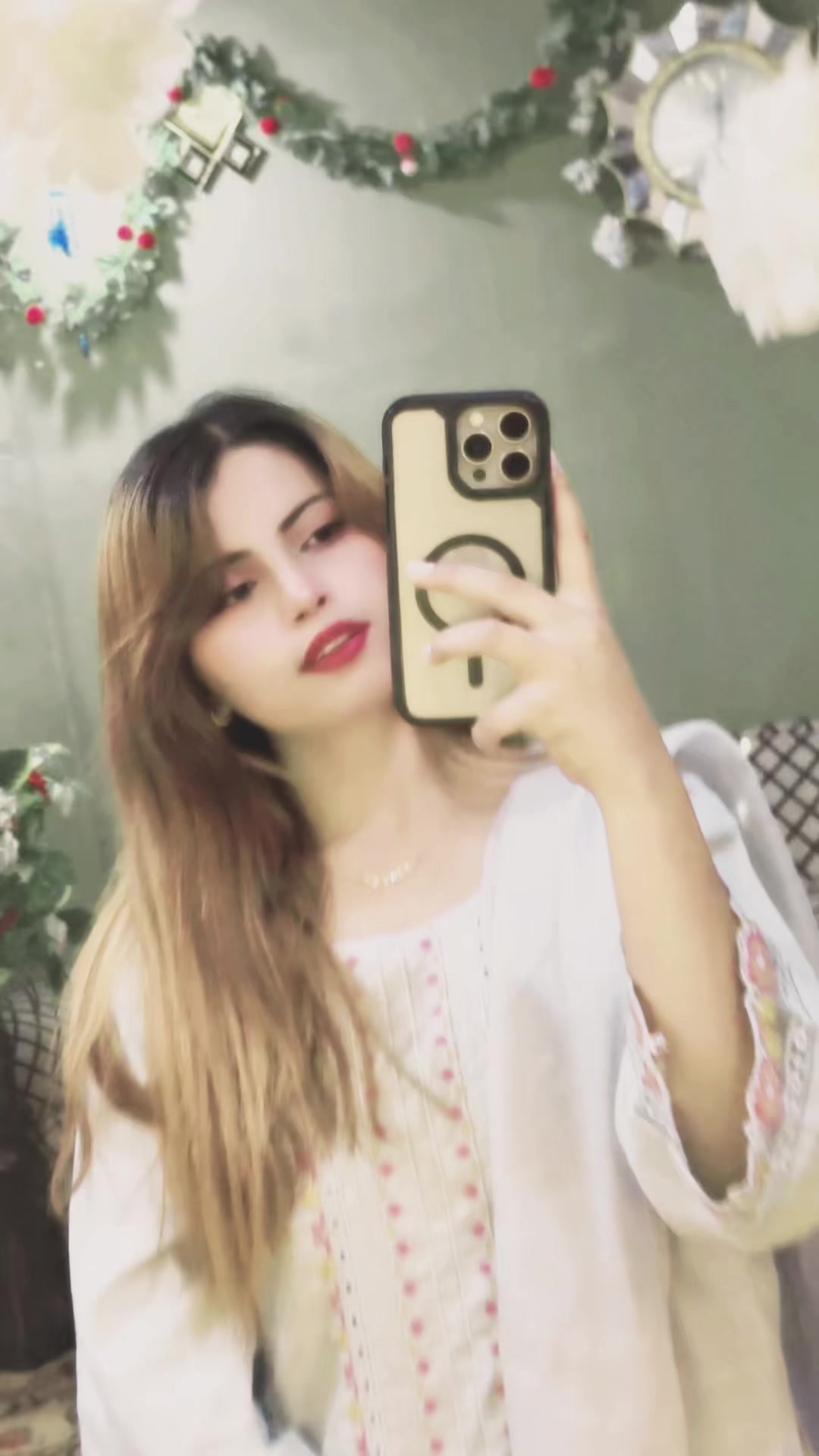 @𝑳𝒂𝒓𝒂𝒊𝒃🦋