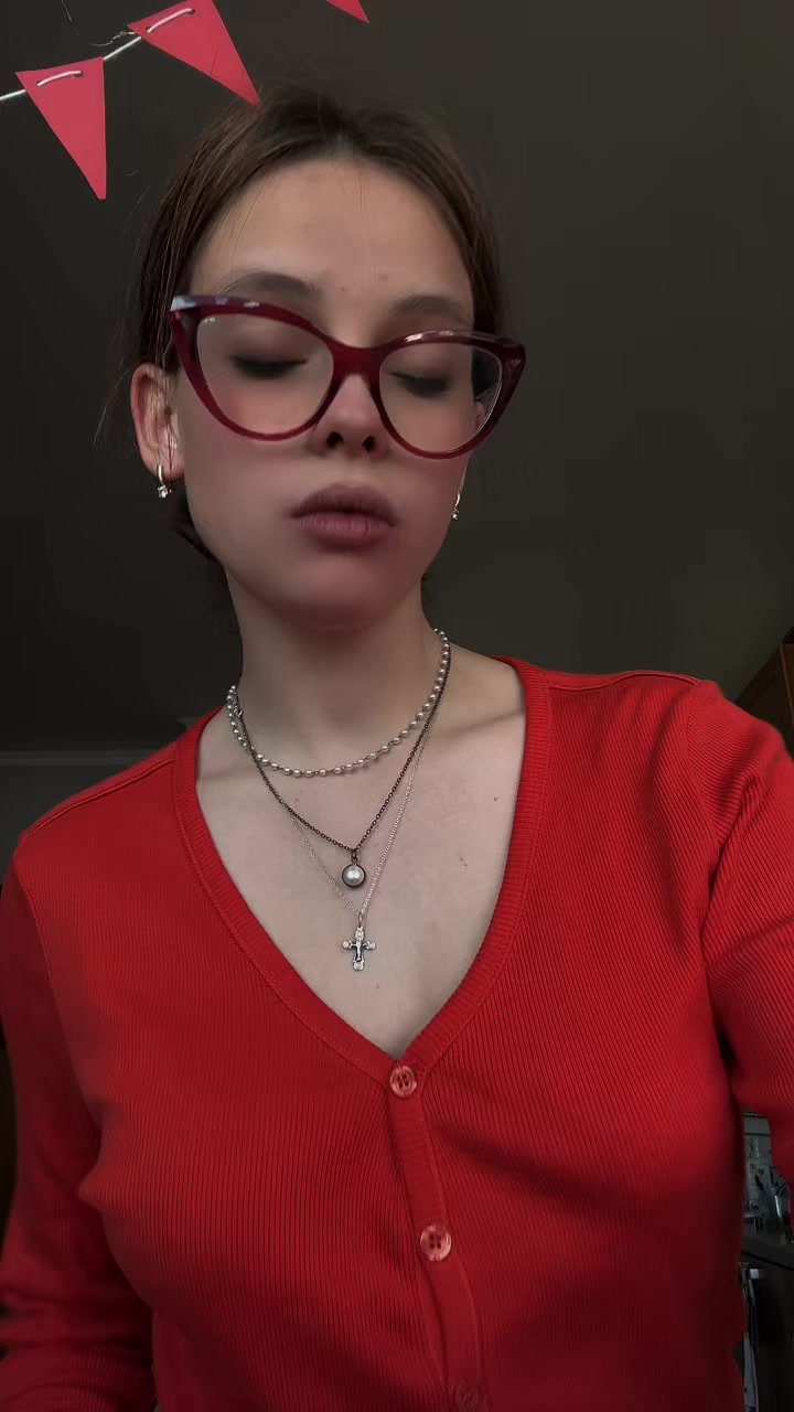 @аня земляника