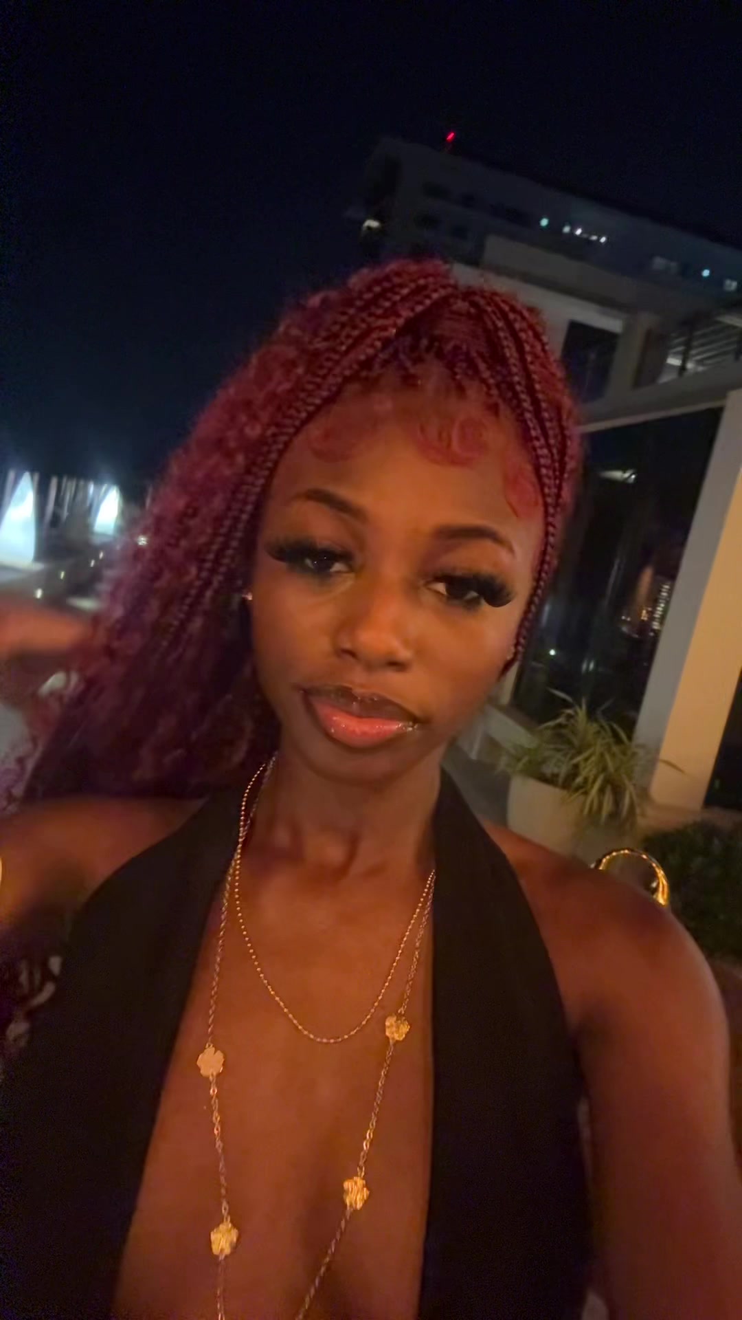 @Justagirlwithburgundyhair