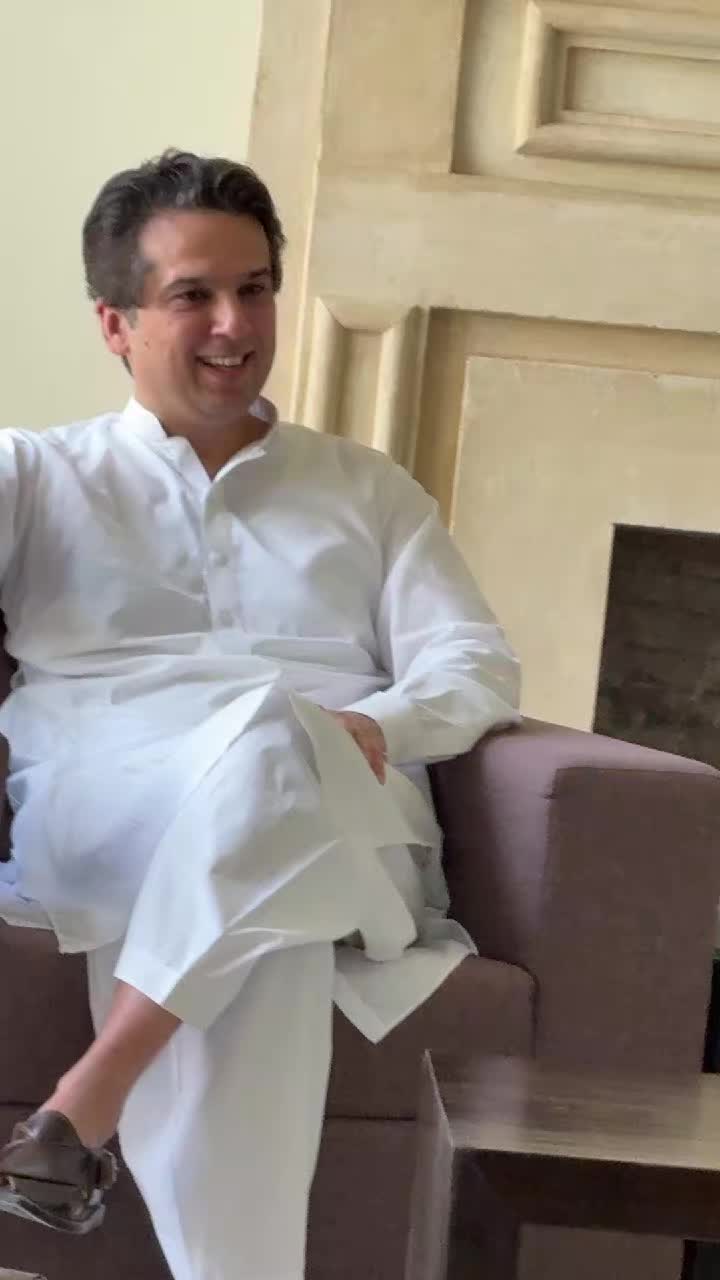 @Makhdoom Hashim Javan Bakht