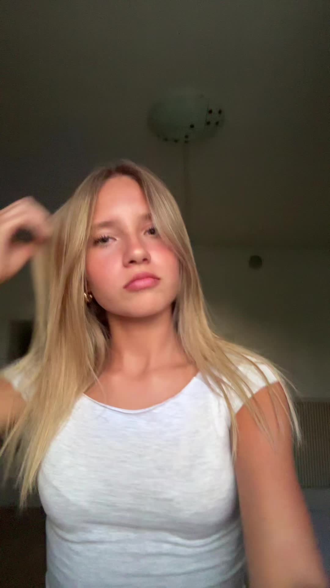 @𝓜𝓲𝓪