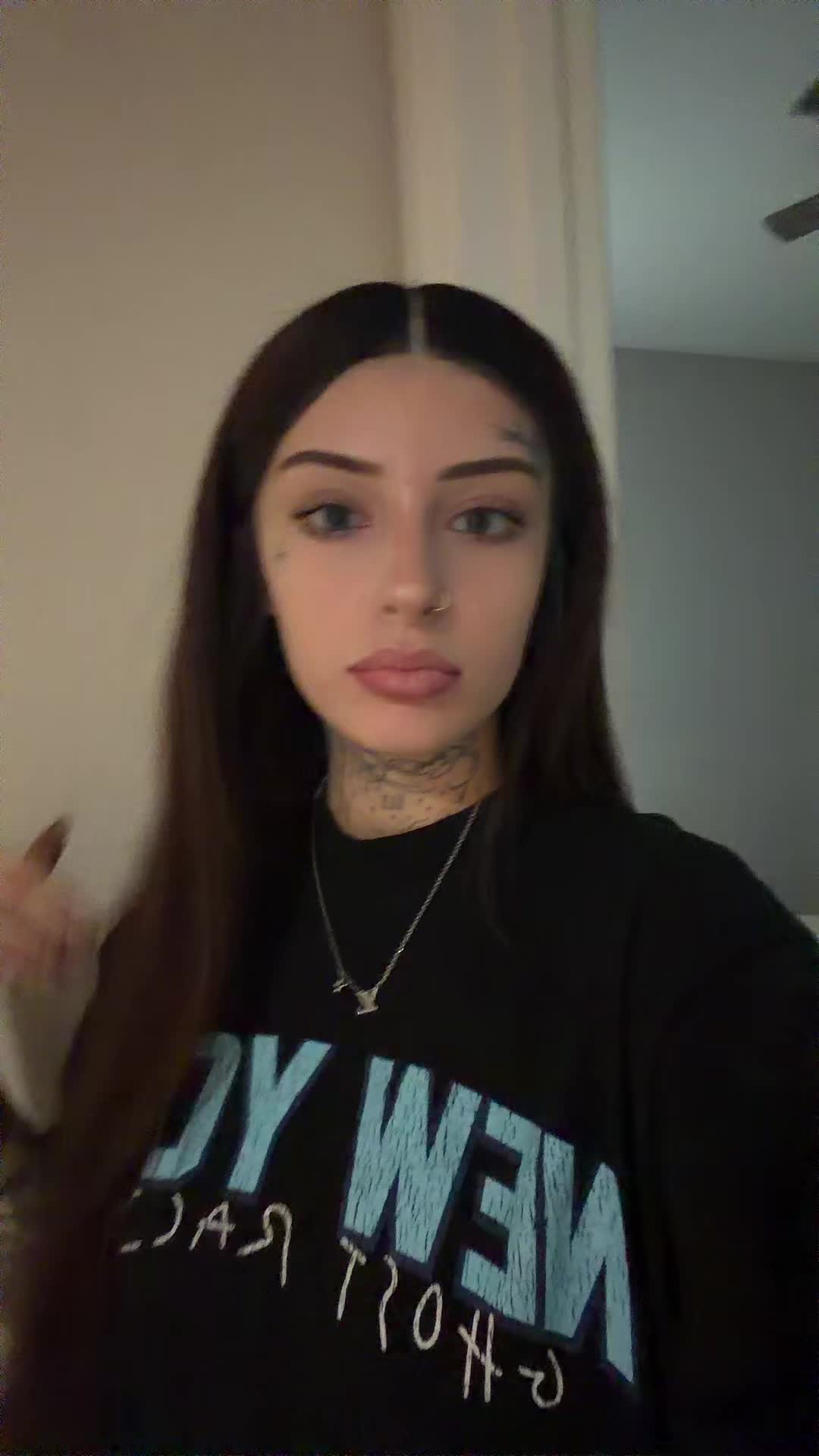 @Lilyrrrose