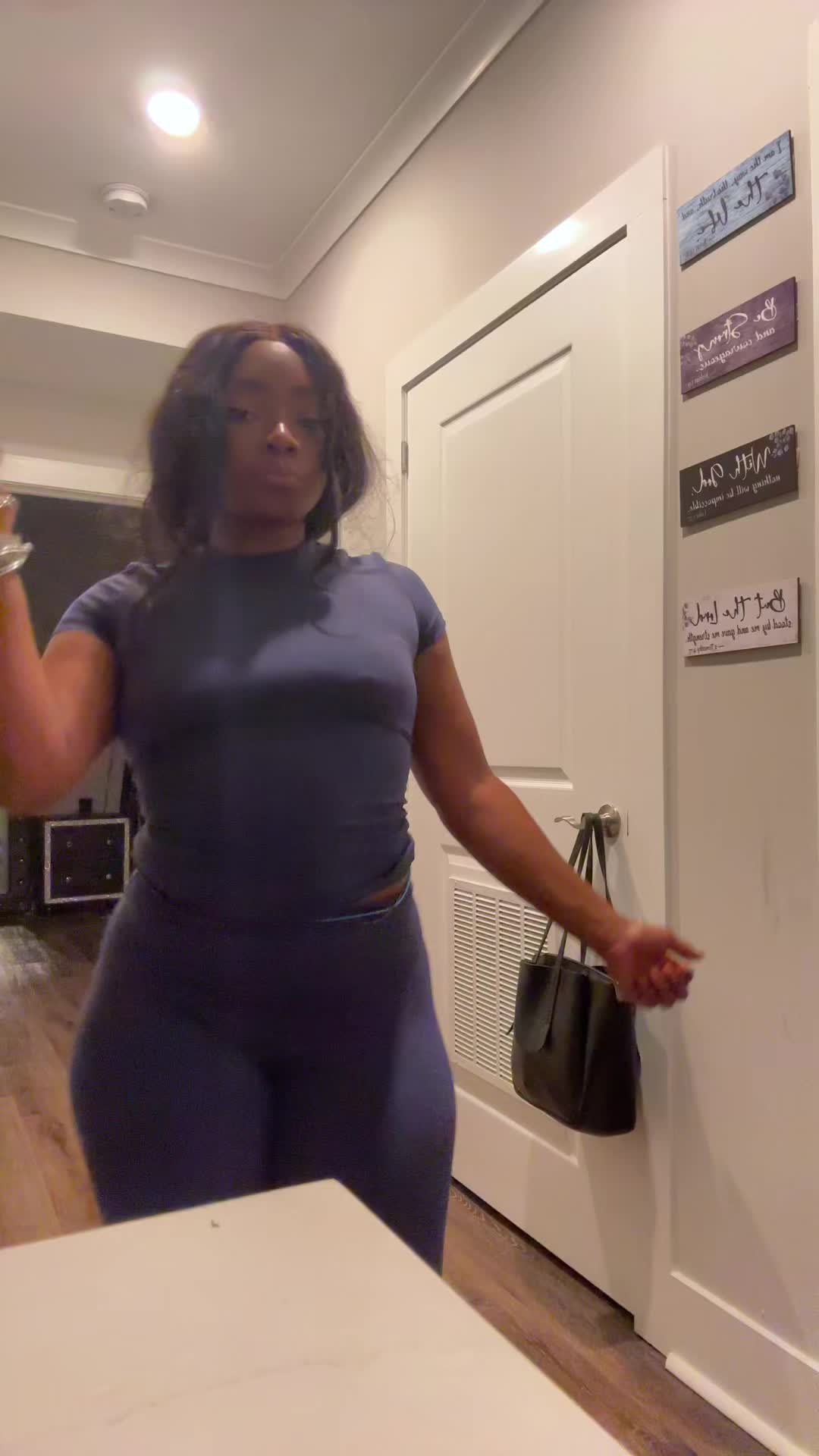 @Anijahh_