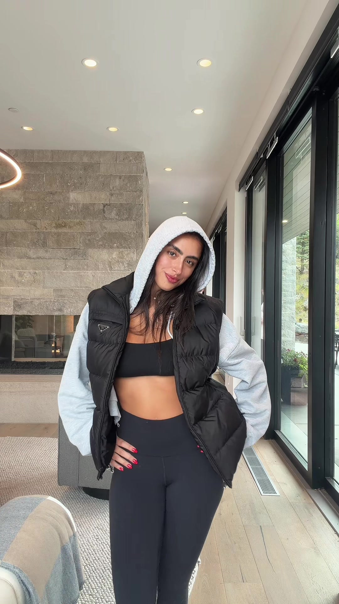 @brunettehotgirl